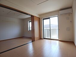 カーサ・エレガンテI 202 2階2LDKのリビング/ダイニング