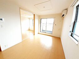 ヴェール・ヴェルサンII 201 2階2LDKのリビング/ダイニング