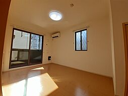 ヴィスタレジーナ 102 1階1Kのリビング/ダイニング