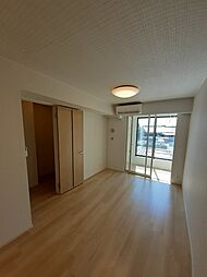 マルベリー 102 1階1LDKのリビング/ダイニング