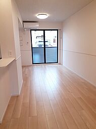 フラット半田 102 1階1LDKのリビング/ダイニング