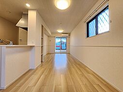 アリュールI 101 1階1LDKのリビング/ダイニング