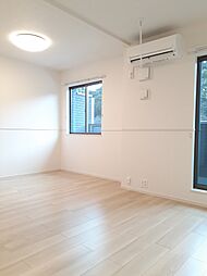 ララ・フィオーレ　I 202 2階1LDKのリビング/ダイニング