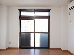 ヴィル・フォーレII 201 2階2DKのリビング/ダイニング