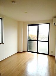 カーサ・グローリー 101 1階2DKのリビング/ダイニング