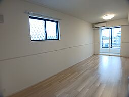 フォルトーナIII 105 1階1LDKのリビング/ダイニング