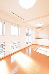 ファミーリア 201 2階1LDKのリビング/ダイニング