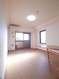 トゥリパーノ 206 2階ワンルームのリビング/ダイニング