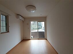 カルム・グリシーヌII 105 1階2DKのリビング/ダイニング