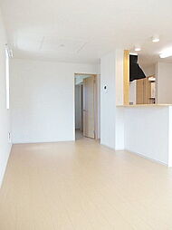 オークウェルスI 101 1階1LDKのリビング/ダイニング