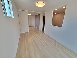 エテルノ・グランデI 201 2階1LDKのリビング/ダイニング