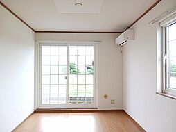 リバーサイド・ドリームVII 104 1階2DKのリビング/ダイニング