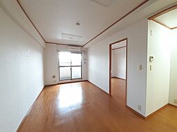 アイリー・レジデンス 302 3階2LDKのリビング/ダイニング