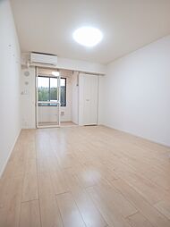 コルヌイエI 102 1階1Kのリビング/ダイニング