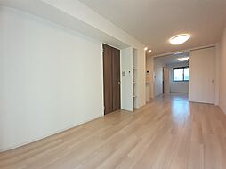 メゾン　ド　コルヌイエ　IV 103 1階1LDKのリビング/ダイニング