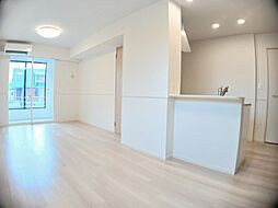 ララ・マヒナＣ 105 1階1LDKのリビング/ダイニング