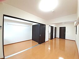 エヴァーグリーンＯ 501 5階1LDKのリビング/ダイニング