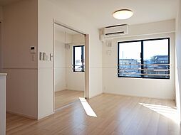 ファームヒルズ 204 2階1LDKのリビング/ダイニング