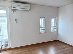 プリムロ−ズIII 202 2階1LDKのリビング/ダイニング