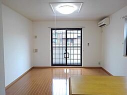 名古屋市営鶴舞線 庄内緑地公園駅 徒歩17分の賃貸アパート 1階1Kのリビング/ダイニング