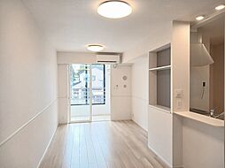 ピース・有沢 203 2階2LDKのリビング/ダイニング