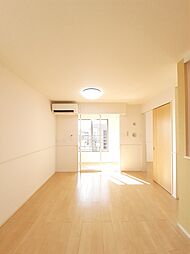 ロハス　III 204 2階2LDKのリビング/ダイニング