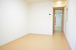 グランディール 202 2階1LDKのリビング/ダイニング