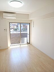 リバーサイド・大江 102 1階1Kのリビング/ダイニング