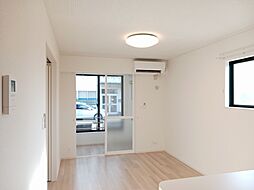 アムールＥ 105 1階1LDKのリビング/ダイニング