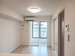 アムールＥ 203 2階2LDKのリビング/ダイニング