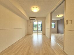 シャトー桜 103 1階1LDKのリビング/ダイニング