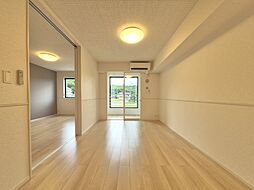 シャトー桜 104 1階1LDKのリビング/ダイニング