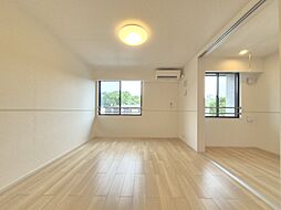 シャトー楓 205 2階1LDKのリビング/ダイニング