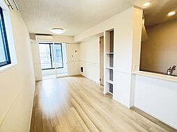 ファインブライト　III 103 1階1LDKのリビング/ダイニング