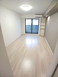 モーダ・フジ 204 2階1Kのリビング/ダイニング