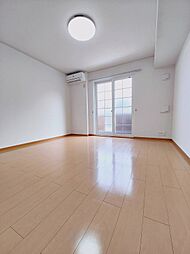 サニーレジデンス 102 1階1Kのリビング/ダイニング