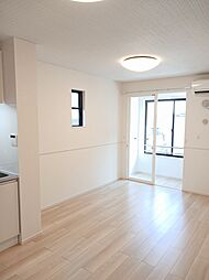 ハリーズコートＣ 105 1階1LDKのリビング/ダイニング