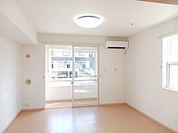 ドゥ・ステージア 104 1階ワンルームのリビング/ダイニング