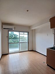 メゾンノウブル 301 3階2DKのリビング/ダイニング