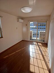 メゾン・アンソレイエ　III 101 1階2DKのリビング/ダイニング