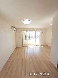 カインドハウスIII 205 2階1LDKのリビング/ダイニング