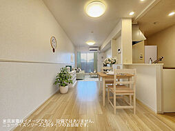 小郡下郷アパートＡ 204 2階2LDKのリビング/ダイニング