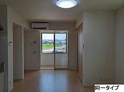 メンリッヒェン・ウッド 101 1階1LDKのリビング/ダイニング