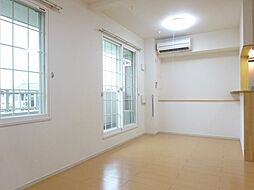 カーザ・ラッフィナート 202 2階1LDKのリビング/ダイニング