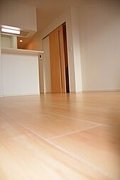 カーサＦ 203 2階1LDKのリビング/ダイニング