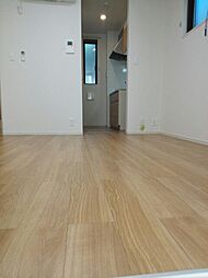 メゾン・ジョワエイト 105 1階ワンルームのリビング/ダイニング