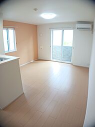 アン・ソレアード　Ｄ 101 1階ワンルームのリビング/ダイニング