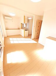 トロワリューヌ 201 2階1LDKのリビング/ダイニング