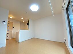 イリーデIII 201 2階1LDKのリビング/ダイニング