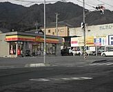【コンビニエンスストア】デイリー　三入店まで700ｍ